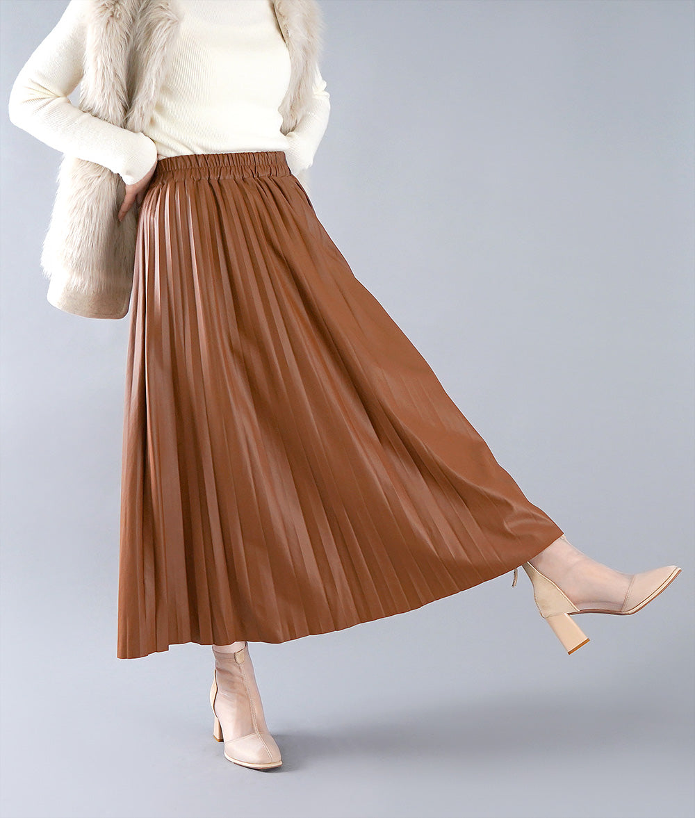 Camel colored eco-leather pleated skirt