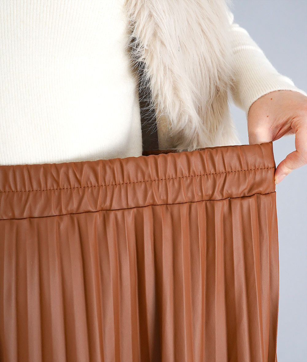 Camel colored eco-leather pleated skirt