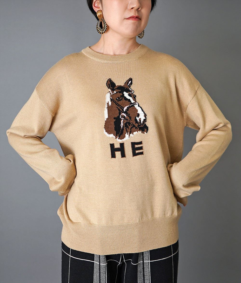 Relaxed knit with a horse motif