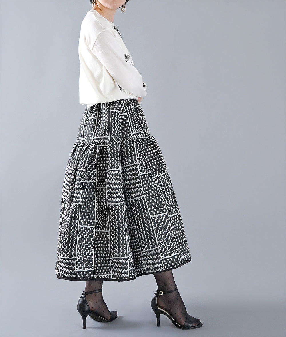 Mixed skirt with plenty of volume