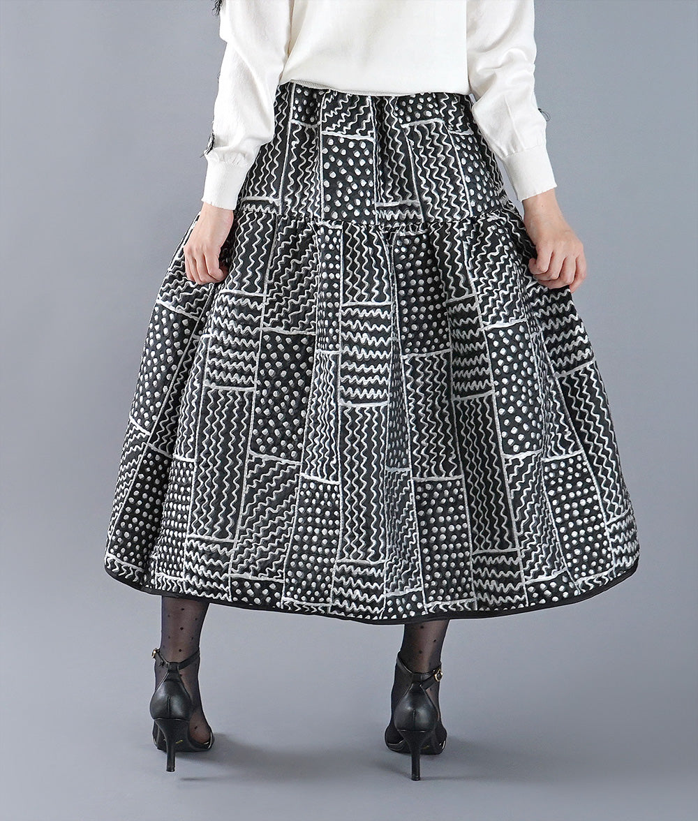 Mixed skirt with plenty of volume