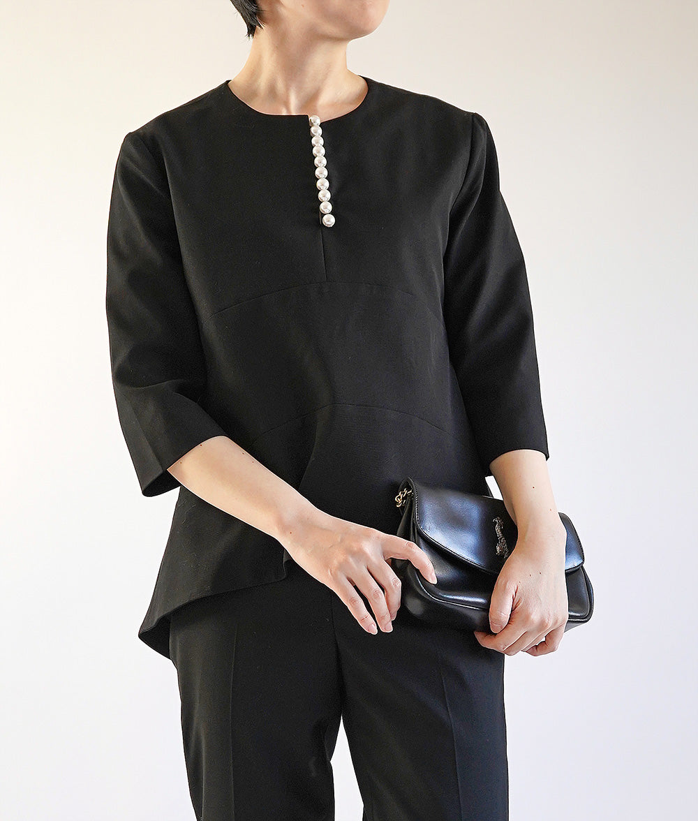 Feminine formal blouse with pearls