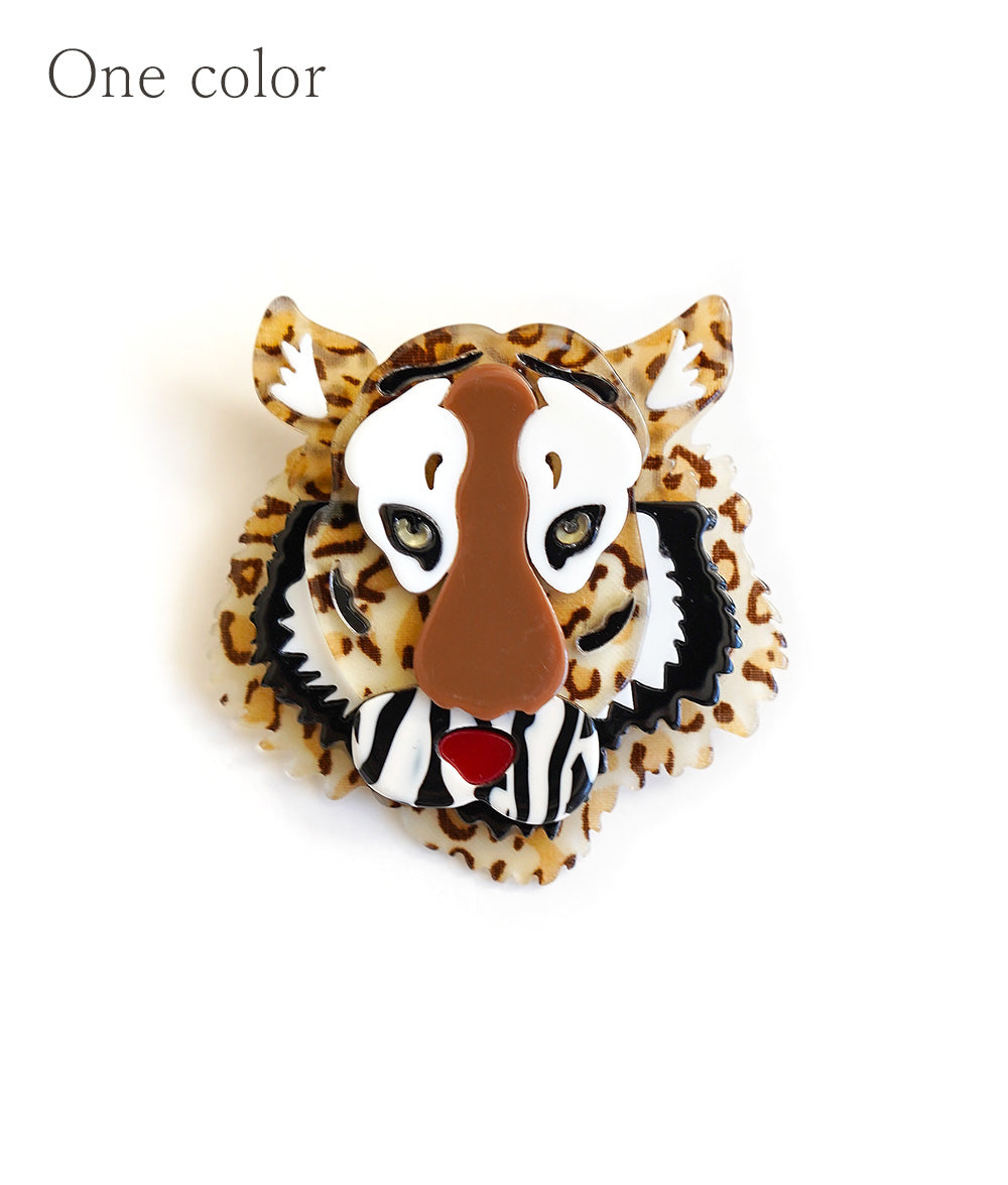 Brooch with tiger motif