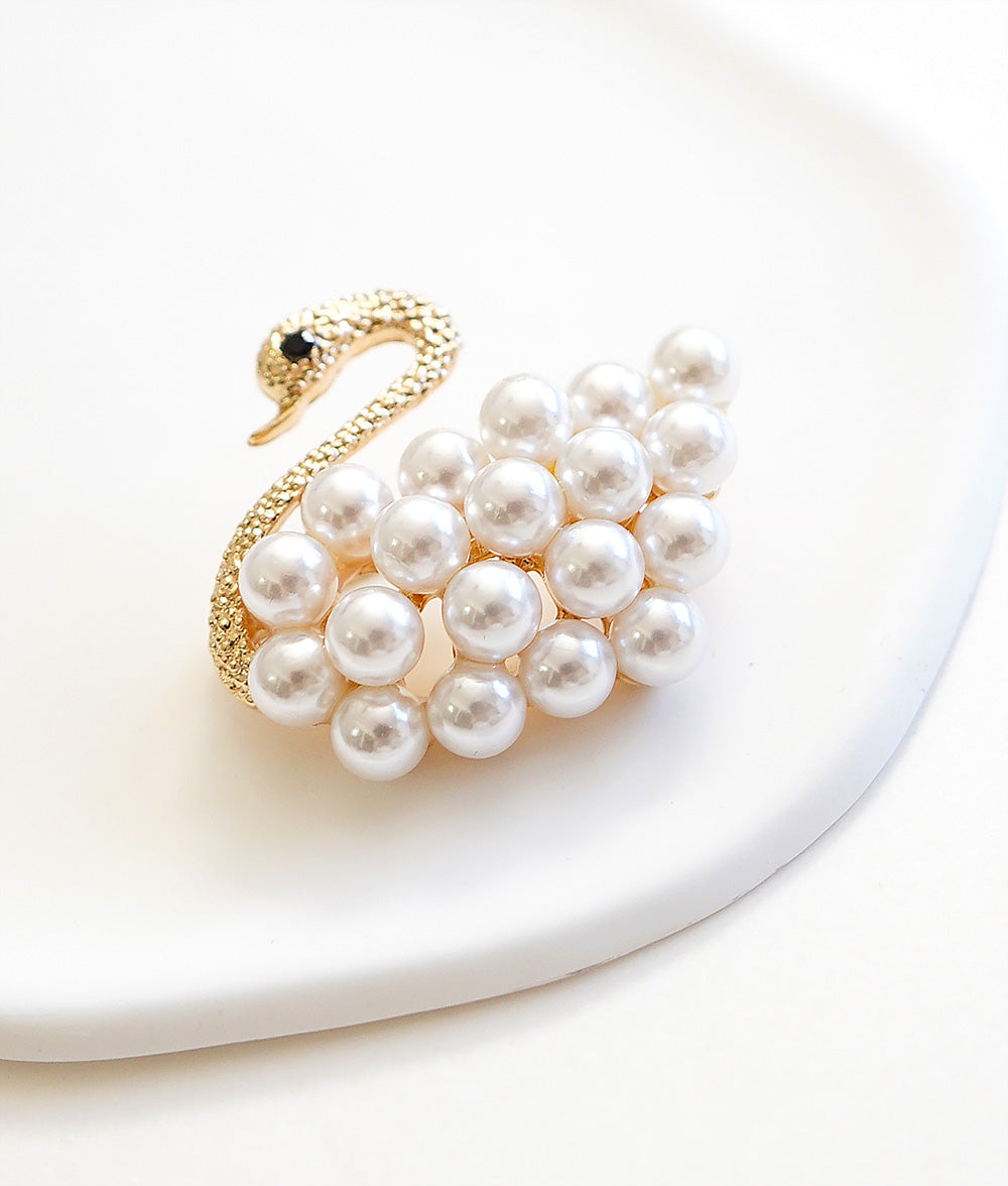 Pearl swan brooch