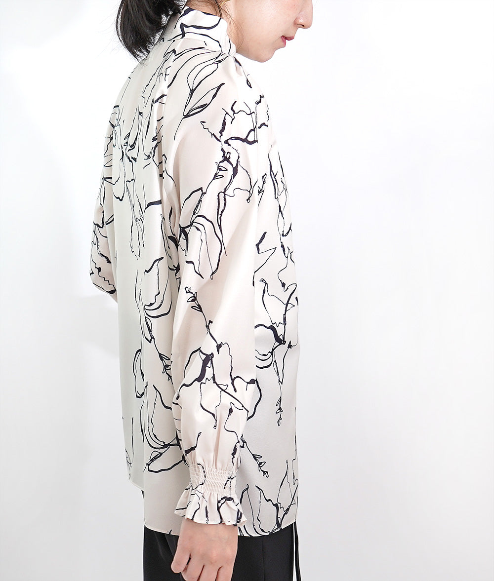 Elegant drawing print blouse with a high collar