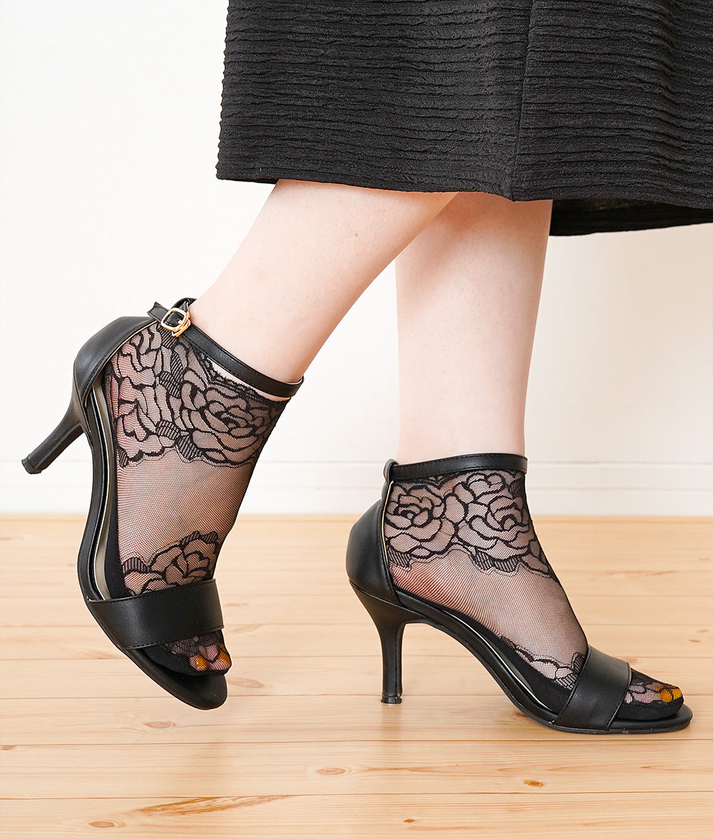 Delicate rose lace ankle socks