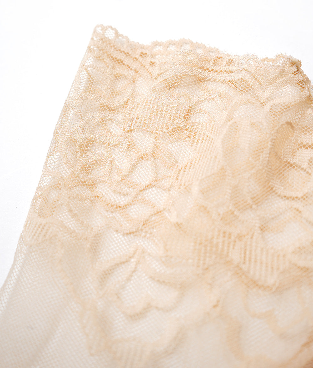 Delicate rose lace ankle socks