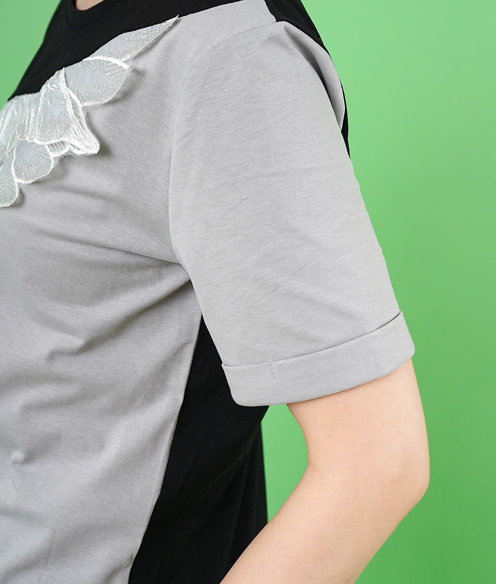 Flapping feather lace T-shirt