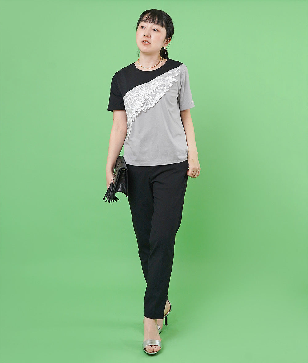 Flapping feather lace T-shirt