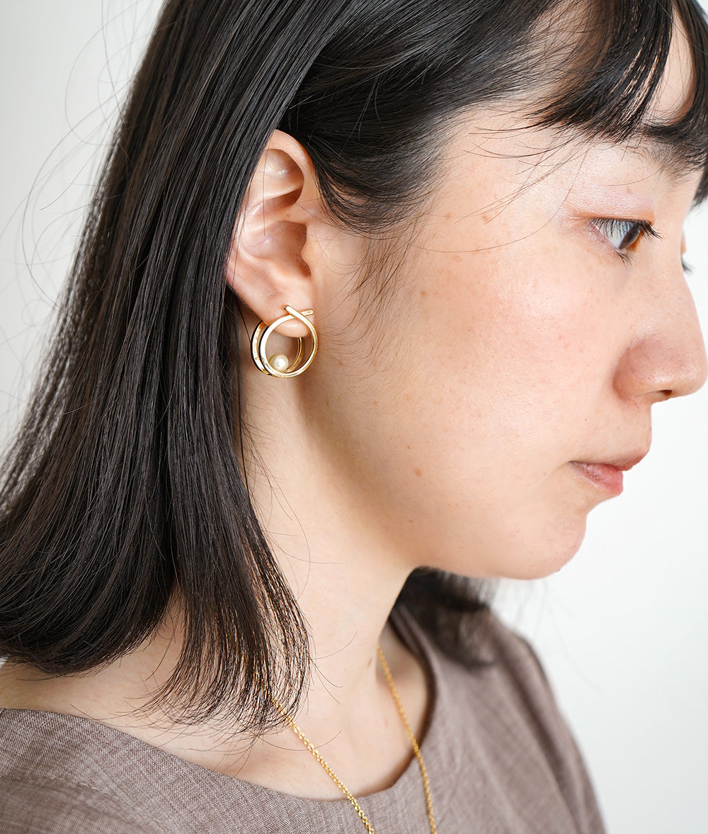 【SALE】Shining single pearl clamp earrings