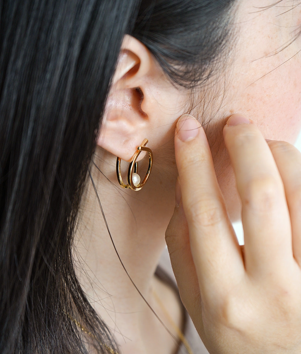 【SALE】Shining single pearl clamp earrings