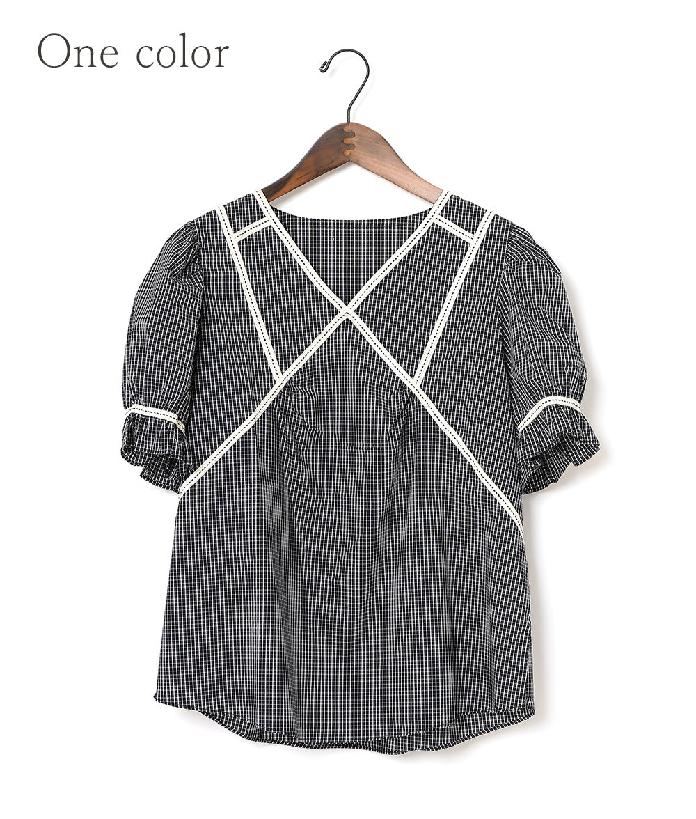 Plaid blouse with fake collar design