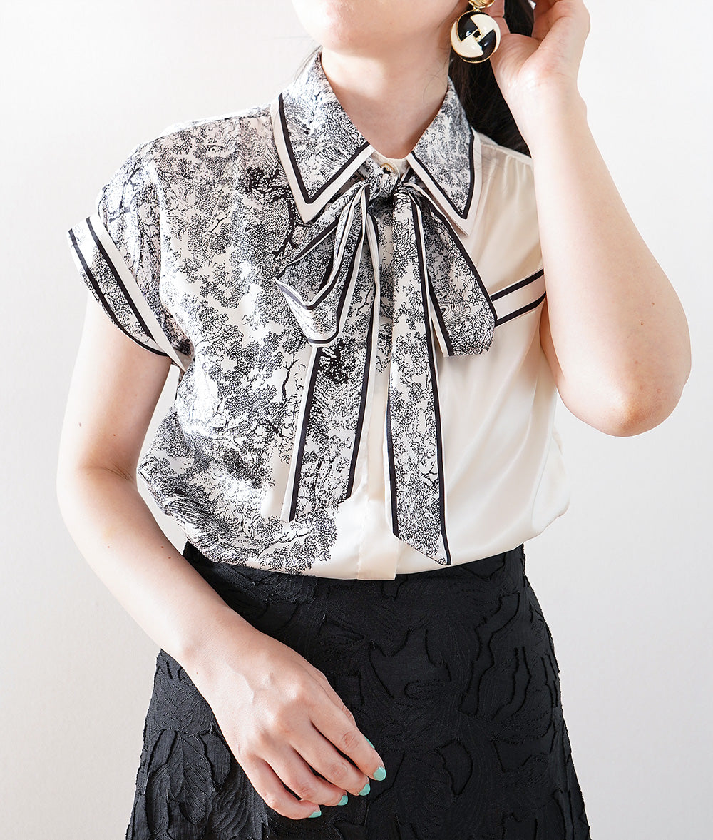 Smooth Glossy Tree Print Bowtie Blouse