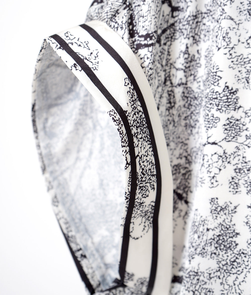 Smooth Glossy Tree Print Bowtie Blouse