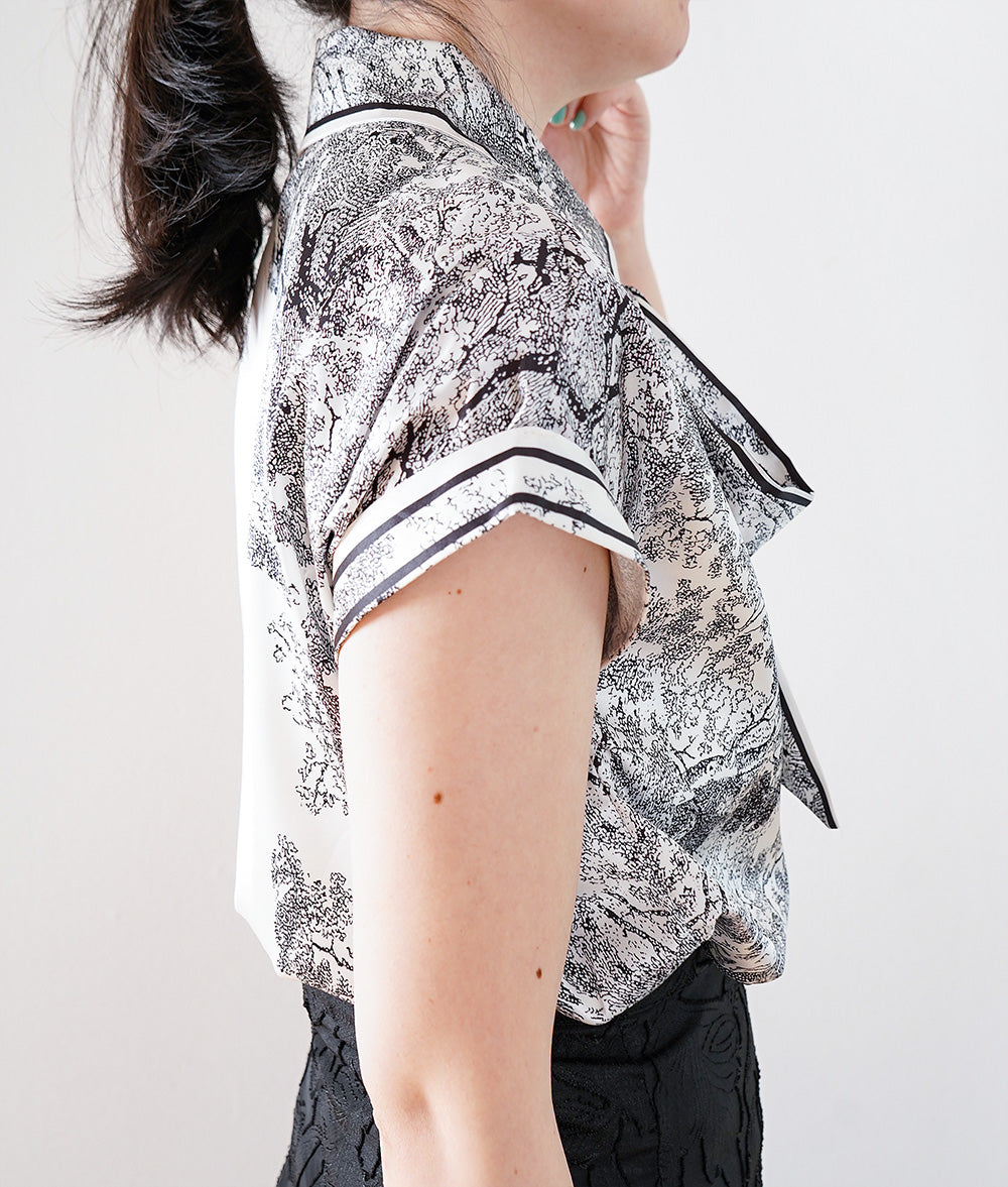 Smooth Glossy Tree Print Bowtie Blouse