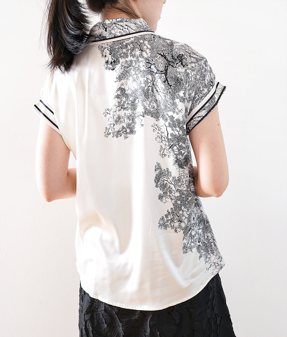 Smooth Glossy Tree Print Bowtie Blouse