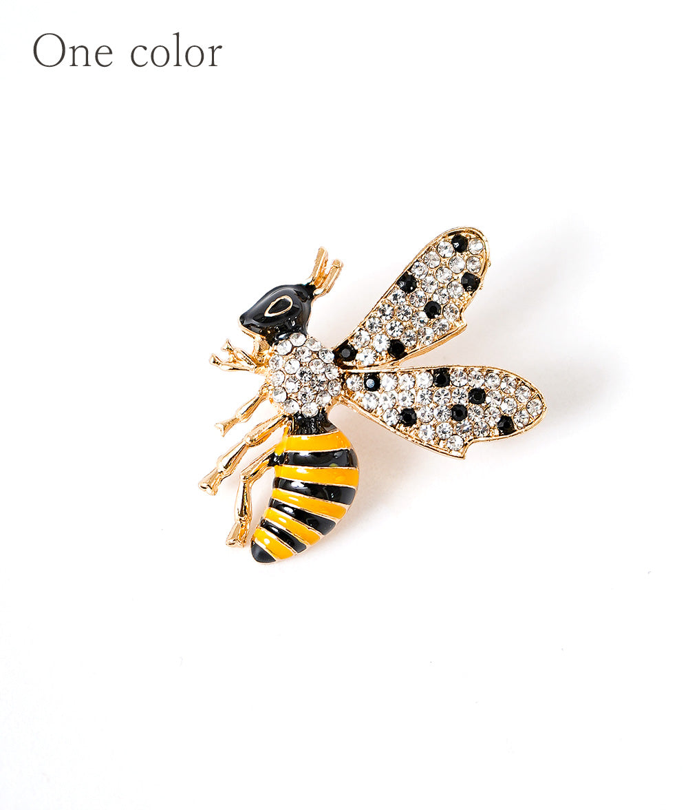 Eye-catching twinkling bee brooch