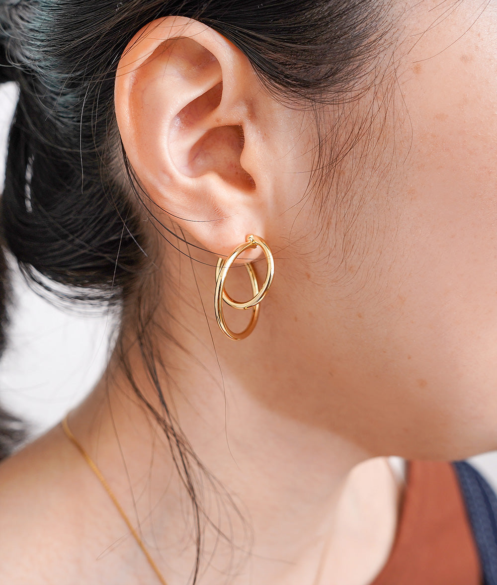 【SALE】Delicate overlapping hoop clap earrings