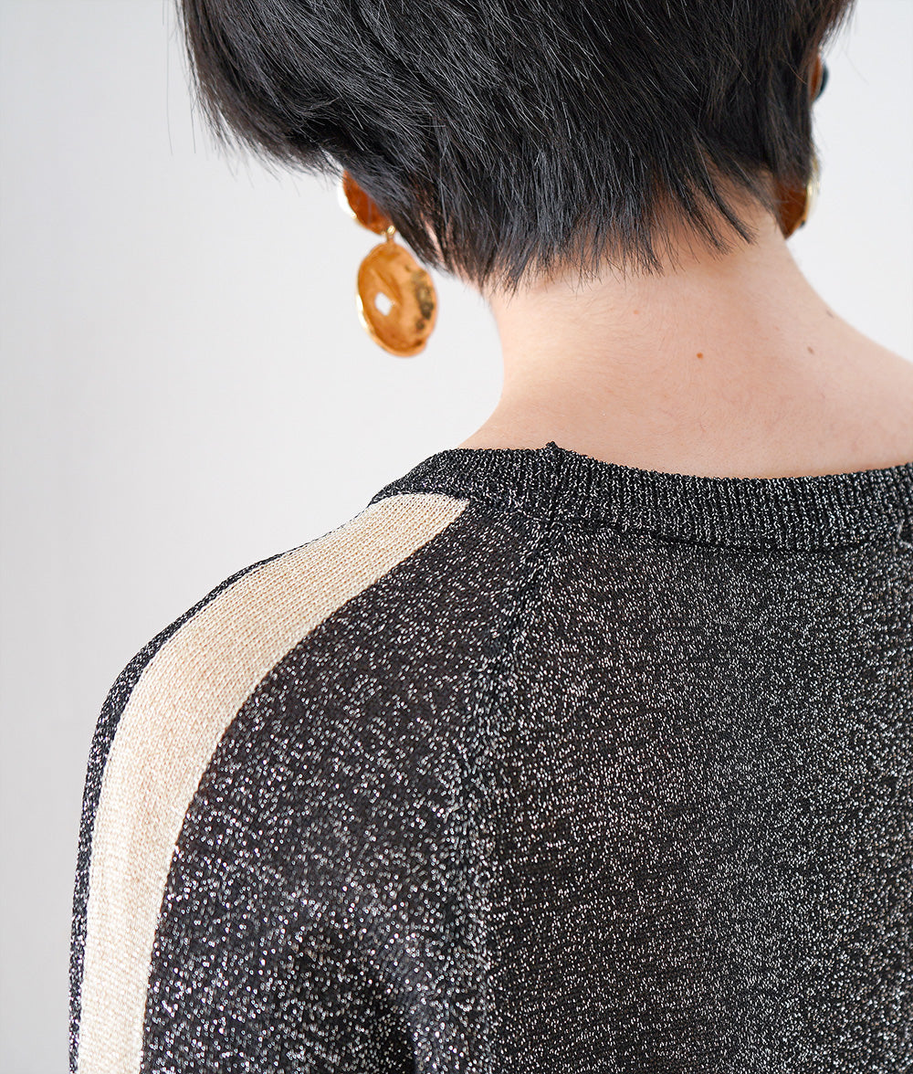Glittering shoulder line lamé knit