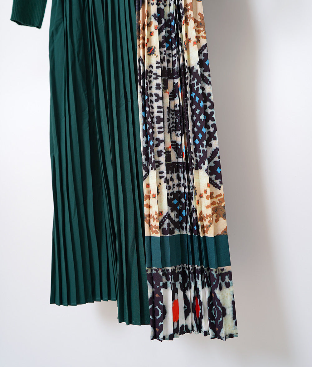 Knit dress with retro and gorgeous arrangement