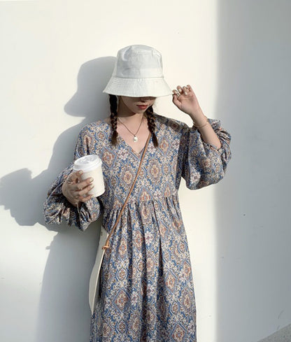 Arabesque pattern balloon sleeve dress