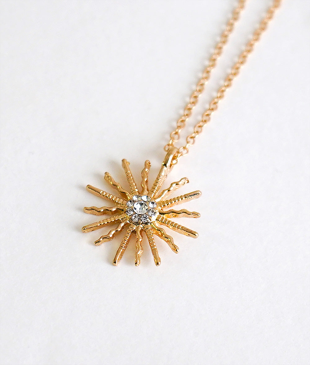 Necklace that shines like the sun