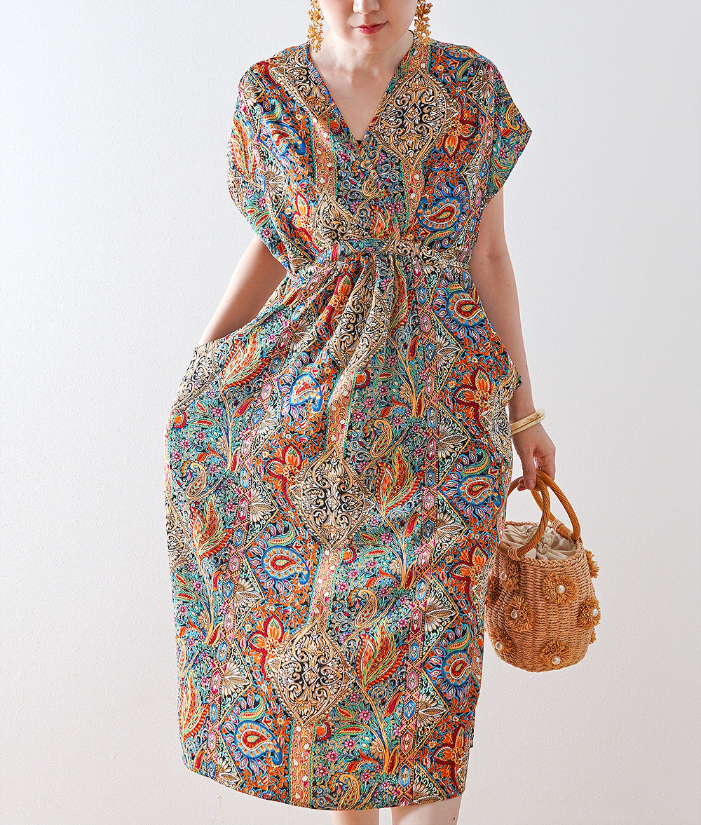 Twisted dress with exotic print