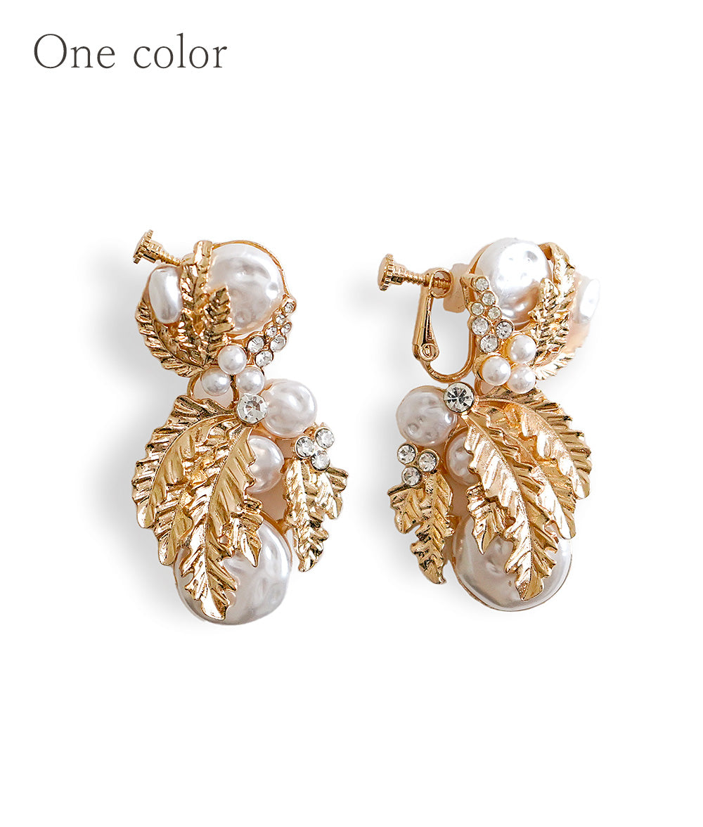 Gorgeous pearl and leaf earrings