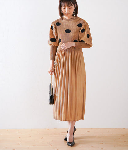 Pleated puff sleeve dress with polka dots