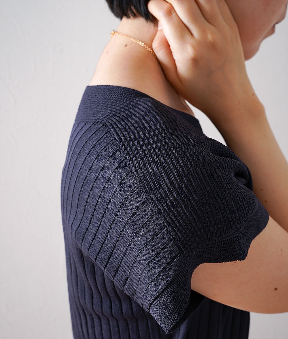 Rib-knit with great versatility