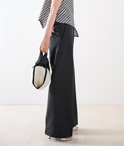 High waist pants for a clean look