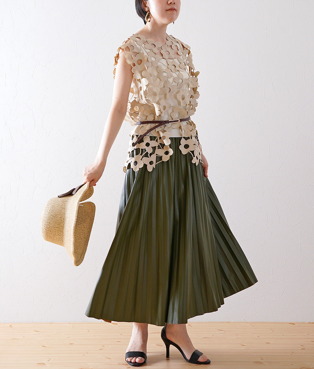 Race vest with a row of flowers