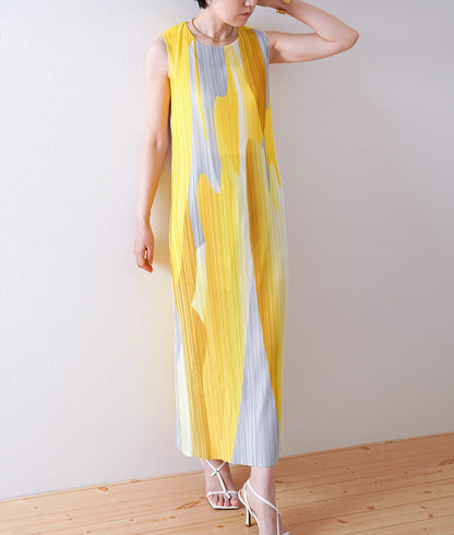 Lemon gradation dress with graphic pattern