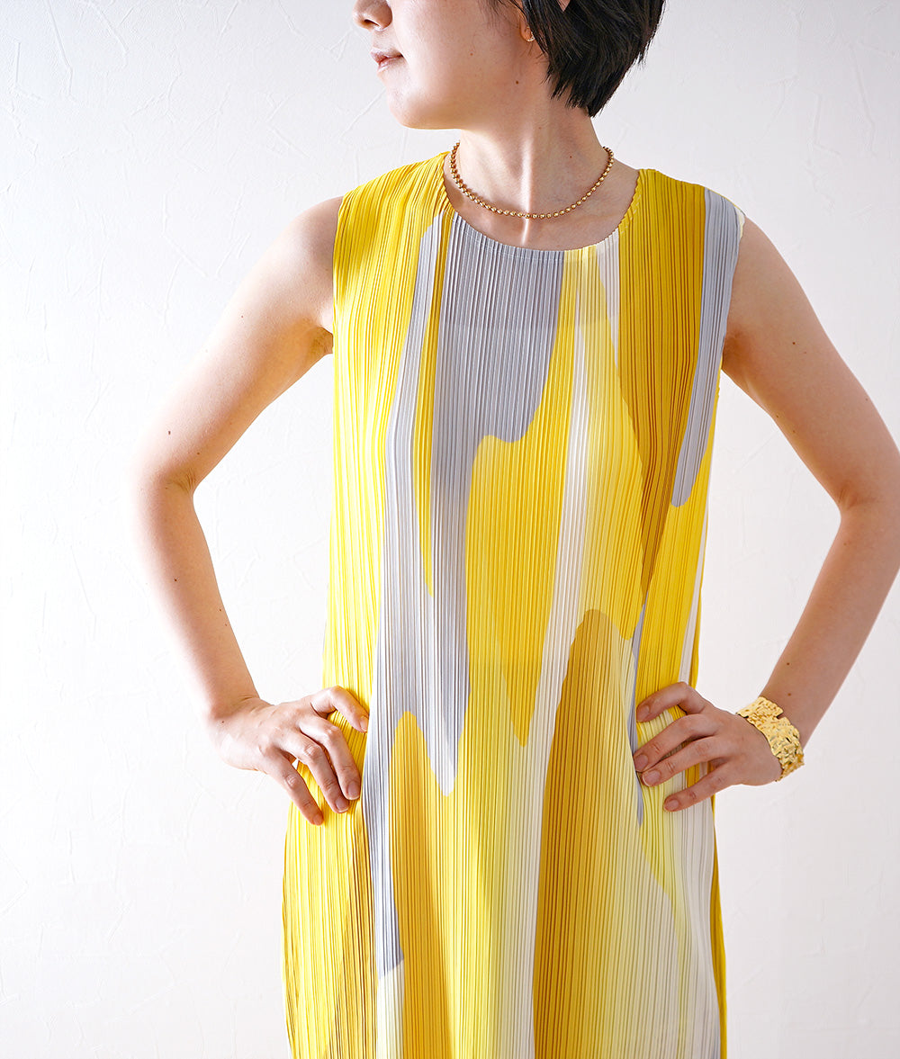 Lemon gradation dress with graphic pattern