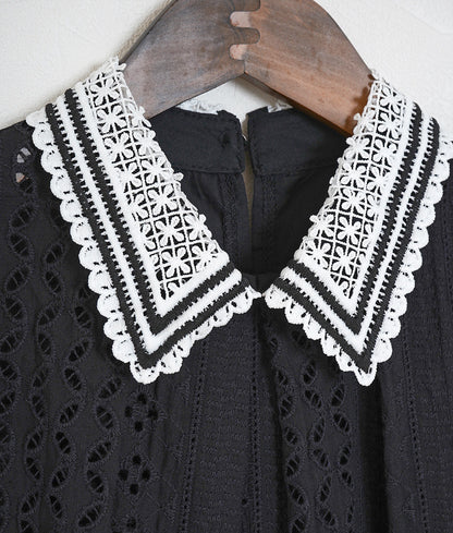 Sleeveless shirt with cutwork lace