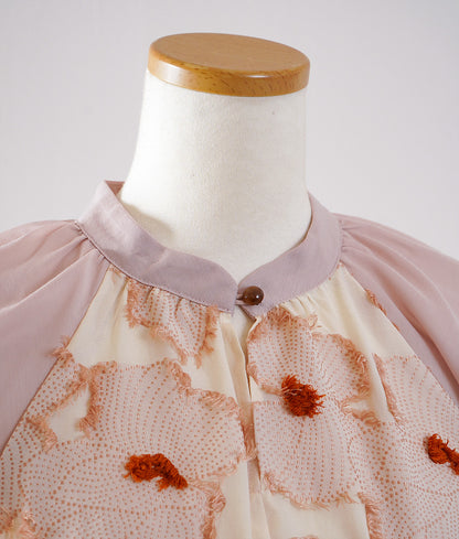 Fluffy flower flare sleeve blouse