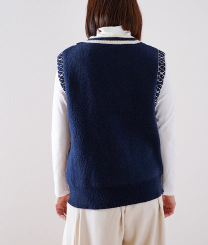 Geometric jacquard knit vest