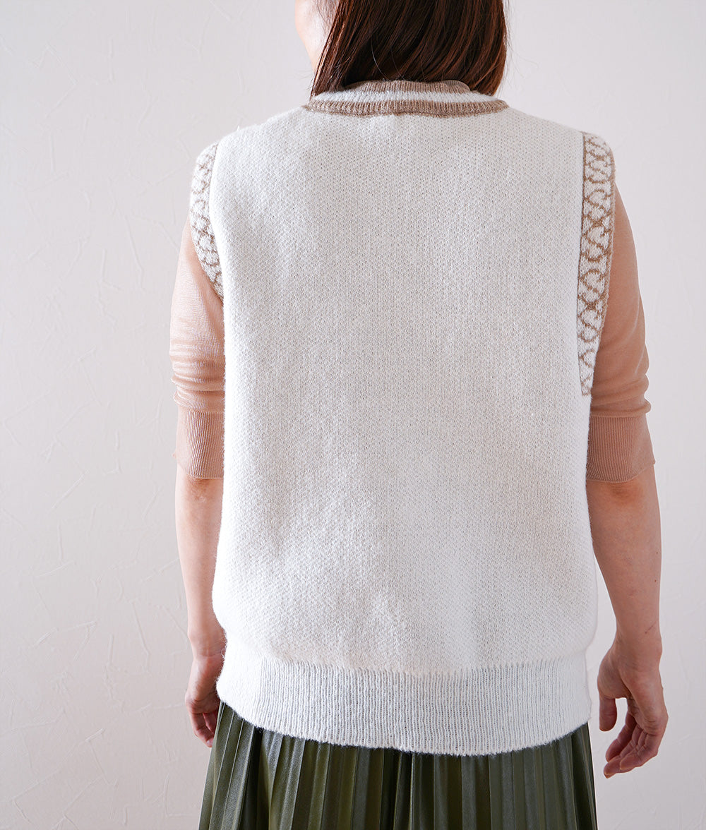 Geometric jacquard knit vest