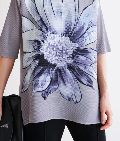 Sunflower pattern pleated blouse