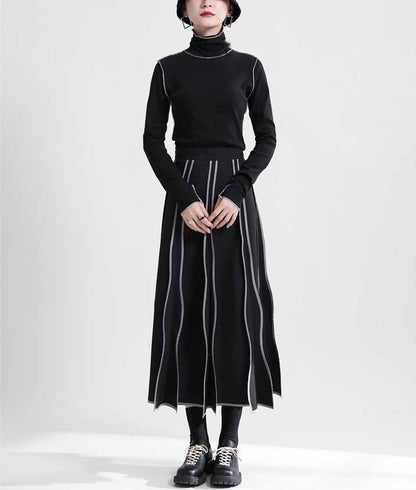 Black long skirt with wave trim