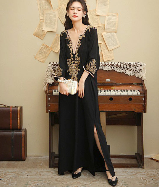 Long dress with antique embroidery