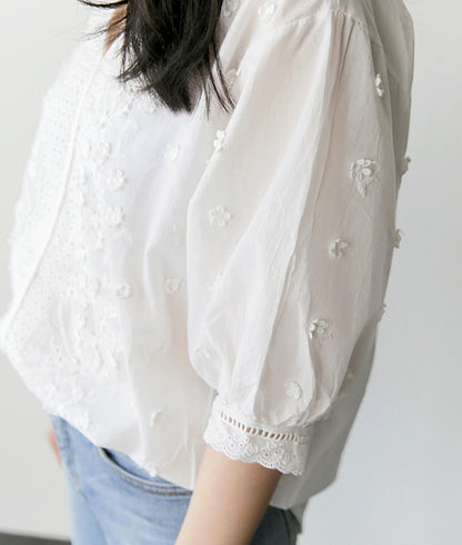 Small flower motif blouse