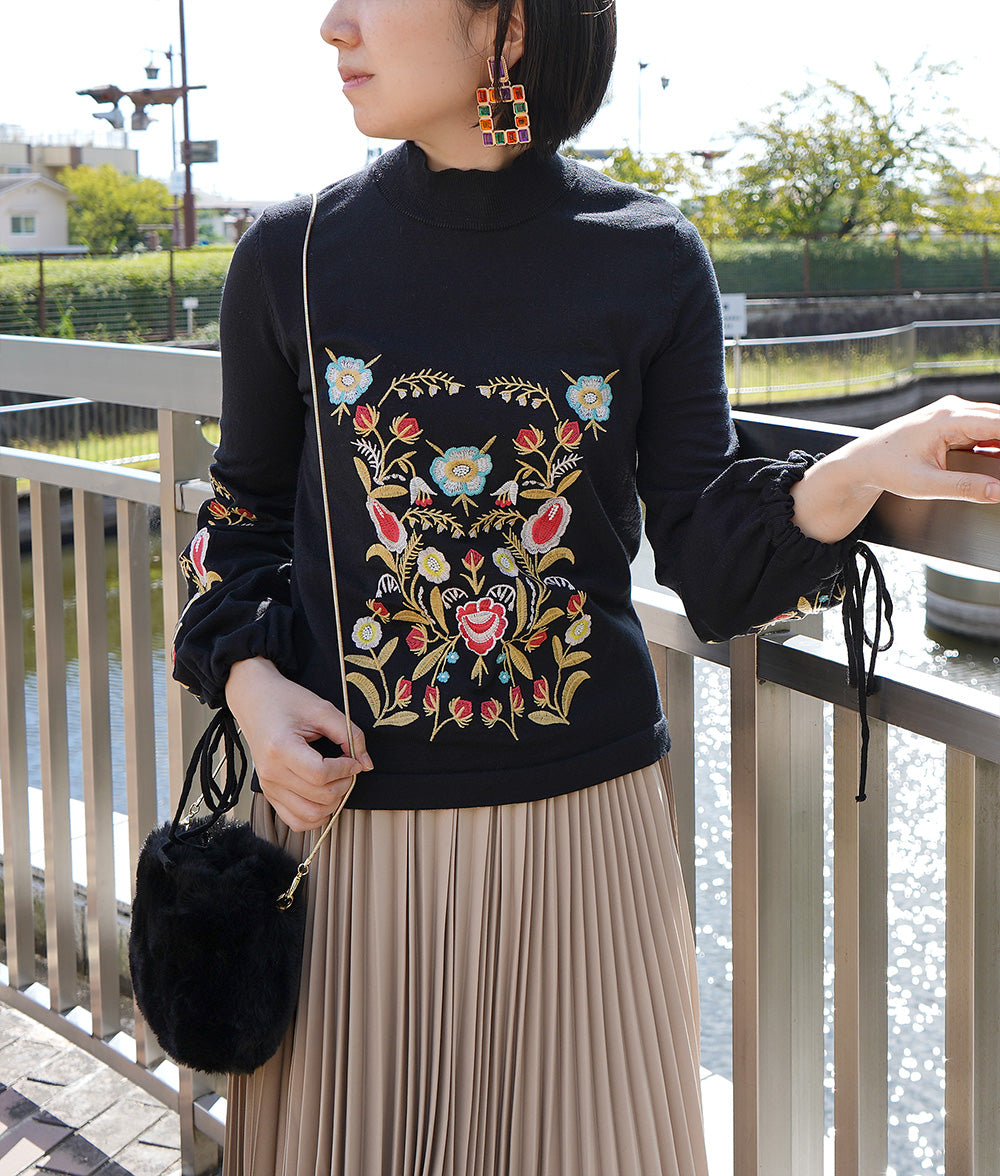Colorful flower high neck knit