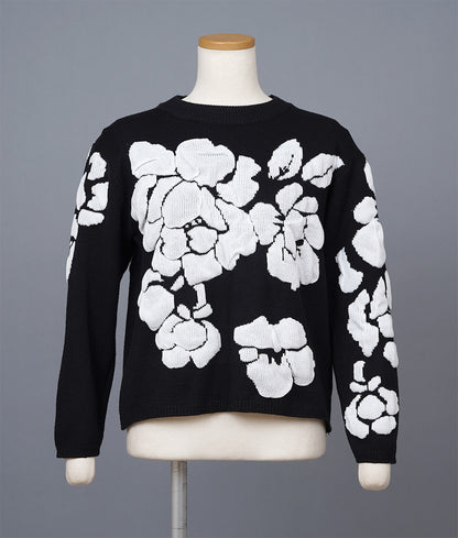 Plump flower motif knit