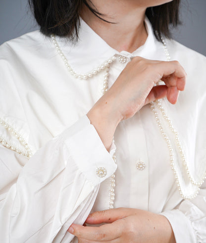 【SALE】White blouse with decorative collar