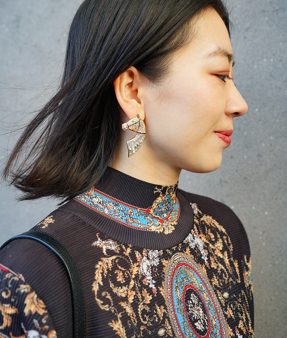 Aurora shining horse motif earrings