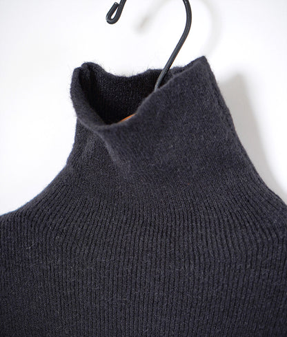 Heavily rotated simple turtle knit