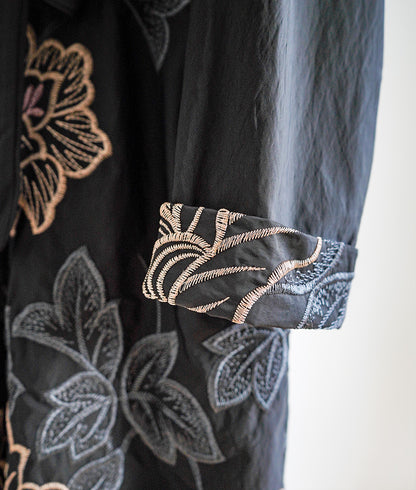 Layered collar and flower embroidery outerwear