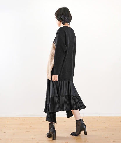 【SALE】Pleated skirt with asymmetric hem