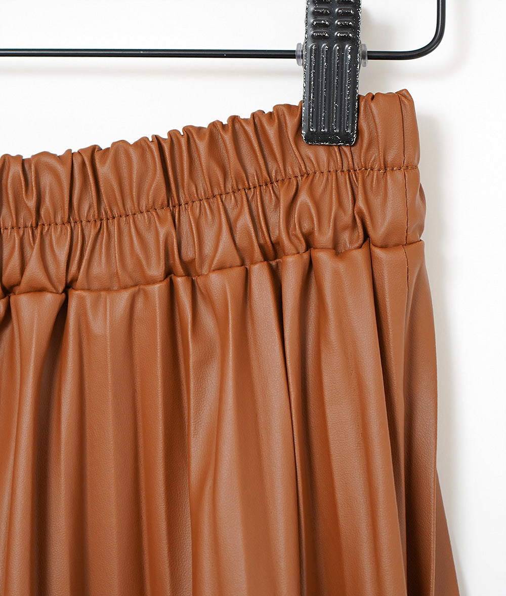 Camel colored eco-leather pleated skirt